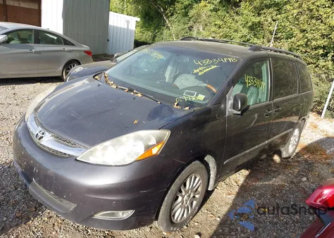 2010 Toyota Sienna Limited z USA, uszkodzony, nr VIN 5TDDK4CC7AS029938